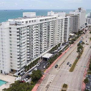 Pavilion Beach Front Apartment With Balcony